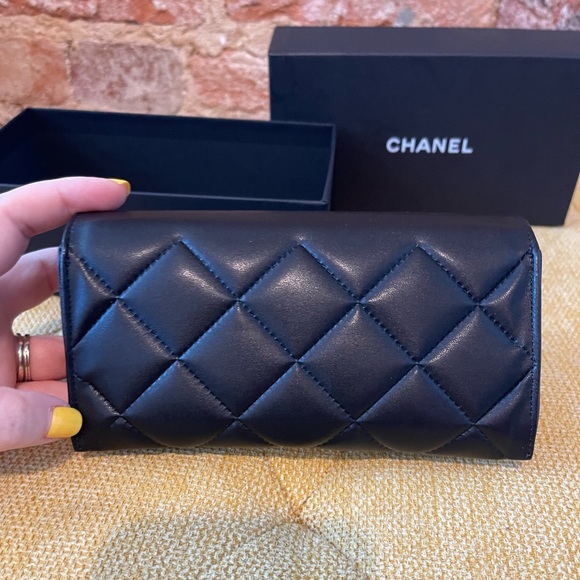 Like New! CHANEL Black Leather Eyeglass Case with Box - Picture 7 of 9